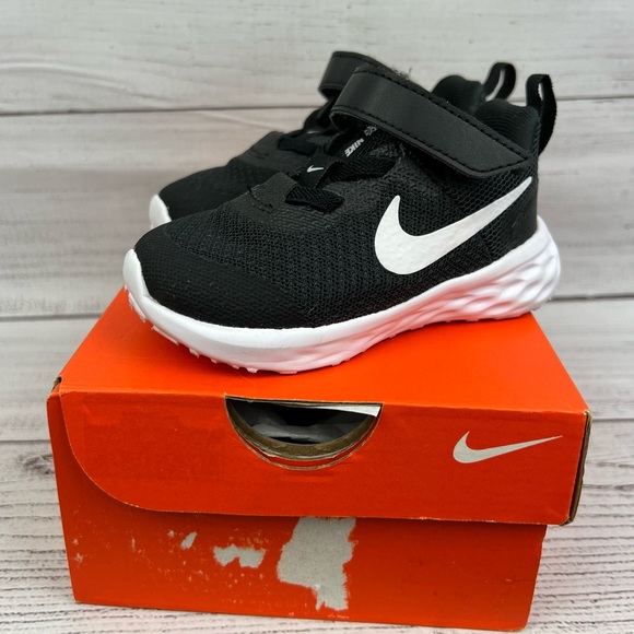 Nike Revolution 6 toddler shoes - Picture 4 of 16